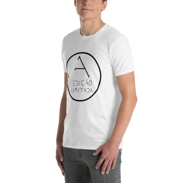 Camiseta unissex com mangas curtas